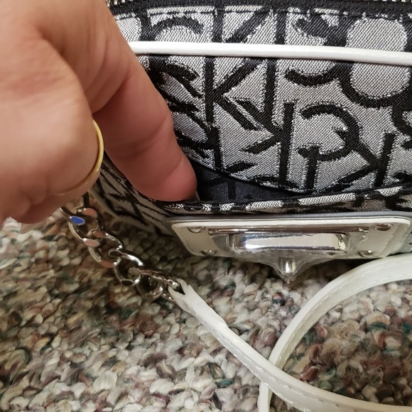 Calvin Klein Crossbody - Picture 4 of 6